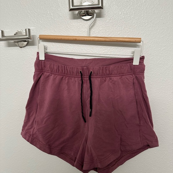 Lululemon inner glow shorts - Picture 1 of 7